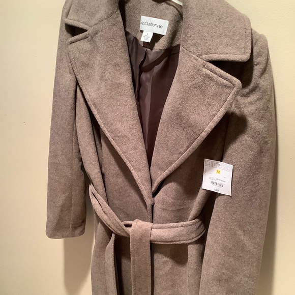 Liz Claiborne Jackets & Blazers - NWT Stunning, professional, wool blend Liz Claiborne coat.